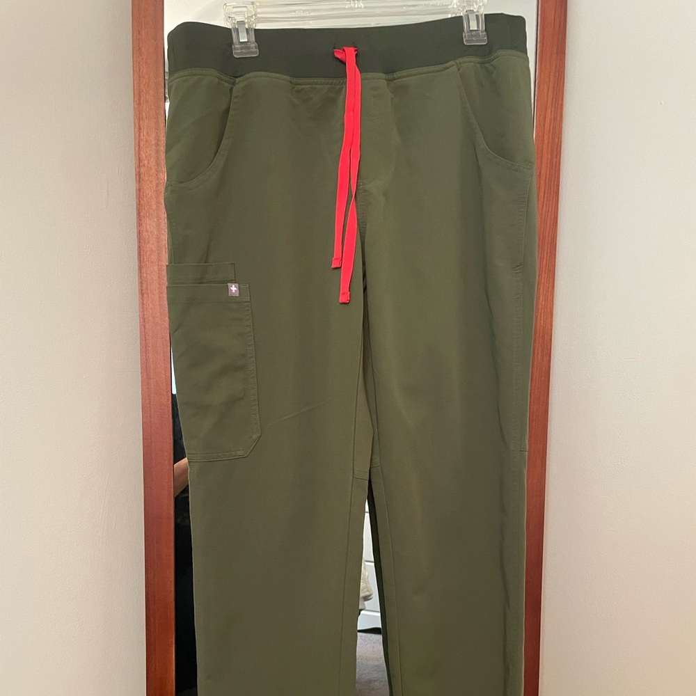 Figs Dark Olive Kade Cargo Scrub Pant